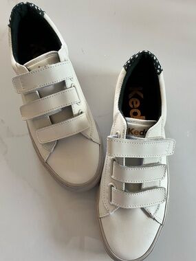 Keds Ladies White Triple-Strap Sneakers with Black Dot Heel